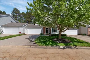363 Casselberry Pl, Twinsburg, OH 44087 - Photo 2