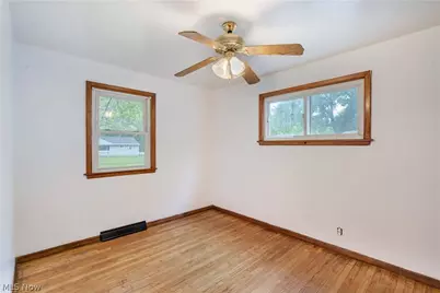 3854 Whippoorwill Lane, Youngstown, OH 44511 - Photo 16