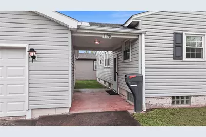 1190 Doris Drive, Hubbard, OH 44425 - Photo 4