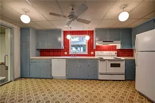 276 Factory St, Sugarcreek, OH 44681 - Photo 6
