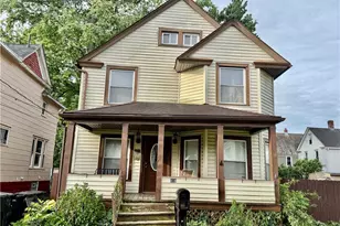 828 Broad St, Elyria, OH 44035 - Photo 2
