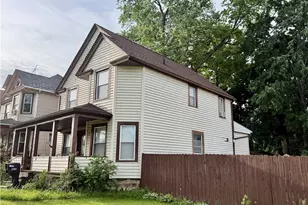 828 Broad St, Elyria, OH 44035 - Photo 4