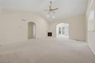 635 Durkin Way SW, North Canton, OH 44720 - Photo 6