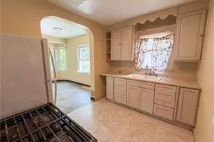 145 S Lakeview Ave, Youngstown, OH 44509 - Photo 2