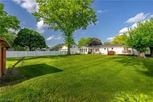 8263 Winterwood Ave NW, North Canton, OH 44720 - Photo 4