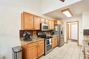 995 Bristol Dr, Akron, OH 44312 - Photo 8