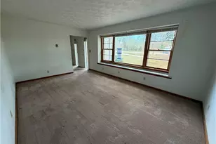 2746 Kragel Rd, Richmond, OH 43944 - Photo 8
