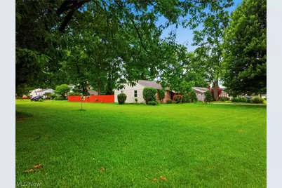 1627 Yolanda Drive, Youngstown, OH 44511 - Photo 32