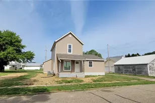 424 Tuscarawas Ave, Newcomerstown, OH 43832 - Photo 4