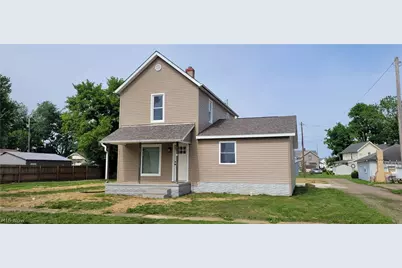 424 Tuscarawas Avenue, Newcomerstown, OH 43832 - Photo 1