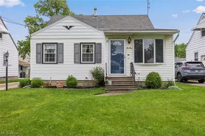 610 Princeton Avenue, Elyria, OH 44035 - Photo 2