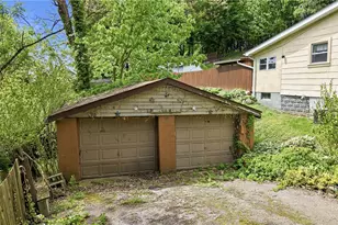 341 Canton St, East Liverpool, OH 43920 - Photo 6