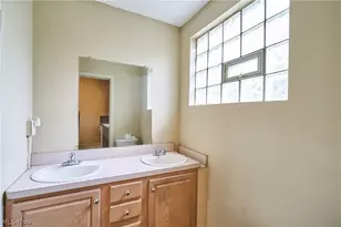 227 S Balch St, Akron, OH 44302 - Photo 10