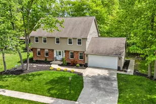 16561 N White Oaks Dr, Strongsville, OH 44136 - Photo 2