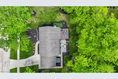 16561 N White Oaks Drive, Strongsville, OH 44136 - Photo 46