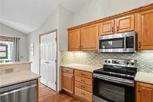 568 Breiton Cir, Barberton, OH 44203 - Photo 8
