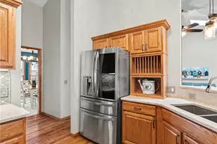568 Breiton Cir, Barberton, OH 44203 - Photo 6