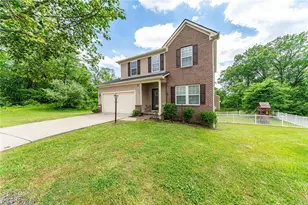 6382 Stonehaven Ln, Huber Heights, OH 44146 - Photo 2