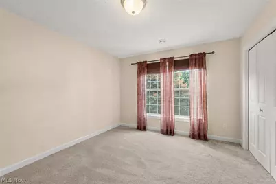 6424 Oak Point Estates, Lorain, OH 44053 - Photo 26
