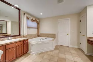 6424 Oak Point Estates, Lorain, OH 44053 - Photo 24
