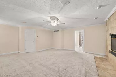 6424 Oak Point Estates, Lorain, OH 44053 - Photo 22