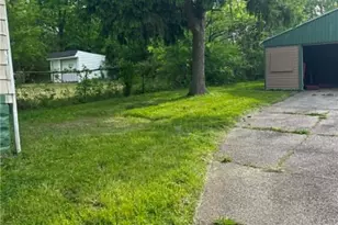 4263 E 163 St, Loveland, OH 44128 - Photo 4