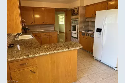 729 E Parkhaven Drive, Green Hills, OH 44131 - Photo 12
