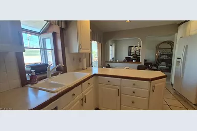 73 E Hillsdale Avenue, Green Hills, OH 44131 - Photo 14