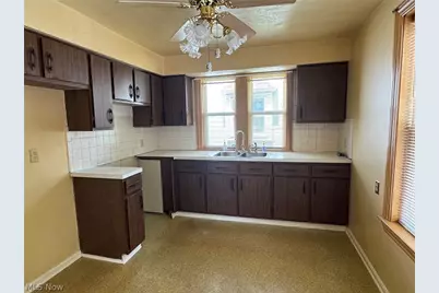 2113 11th Street SW, Akron, OH 44314 - Photo 16