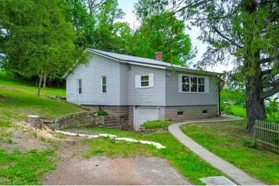 136 E Wheeling Street, Cadiz, OH 43907 - Photo 4