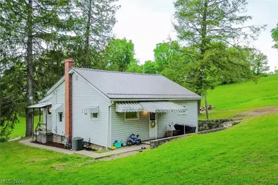 136 E Wheeling Street, Cadiz, OH 43907 - Photo 2