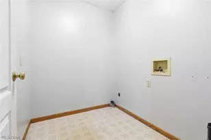 5882 Indian Crk Cir NW, Canton, OH 44718 - Photo 12
