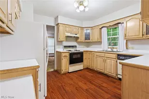 5882 Indian Crk Cir NW, Canton, OH 44718 - Photo 10