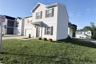677 Crossings Ln, Akron, OH 44320 - Photo 4