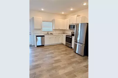 677 Crossings Lane, Akron, OH 44320 - Photo 10