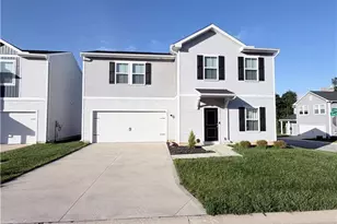 677 Crossings Ln, Akron, OH 44320 - Photo 2