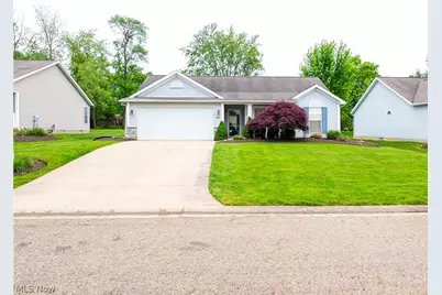 316 Brookpoint Street NW, North Canton, OH 44720 - Photo 2