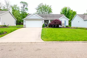 316 Brookpoint St NW, North Canton, OH 44720 - Photo 2