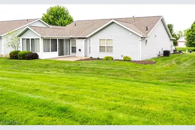 316 Brookpoint Street NW, North Canton, OH 44720 - Photo 4
