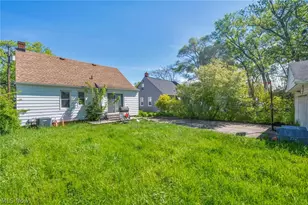 15812 Grant Ave, Maple Heights, OH 44137 - Photo 4