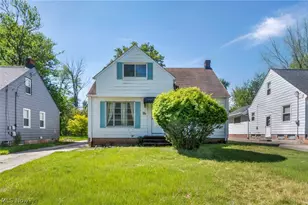 15812 Grant Ave, Maple Heights, OH 44137 - Photo 2
