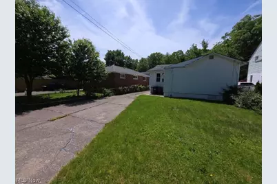 20632 Woodstock Avenue, Fairview Park, OH 44126 - Photo 4