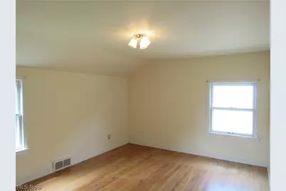 4946 Fairlawn Road, Lyndhurst, OH 44124 - Photo 12