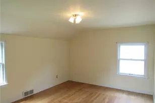 4946 Fairlawn Rd, Lyndhurst, OH 44124 - Photo 12