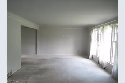 4946 Fairlawn Road, Lyndhurst, OH 44124 - Photo 2