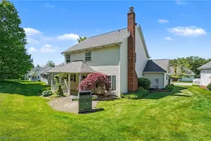 1565 Windrow Ln, Grandview Heights, OH 44147 - Photo 6