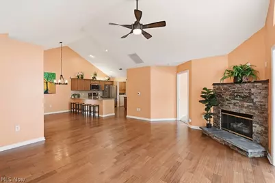 625 Crossings Circle, Tallmadge, OH 44278 - Photo 4