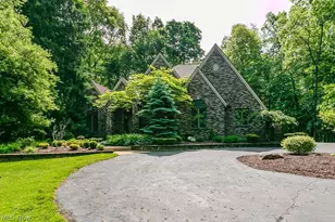 9323 Regency Woods Dr, Kirtland, OH 44094 - Photo 4