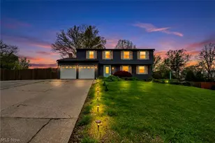 498 Bath Hills Blvd, Akron, OH 44333 - Photo 2