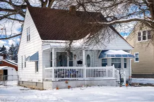 1858 15th St SW, Akron, OH 44314 - Photo 2